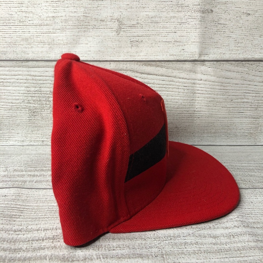 Black Scale hat - Picture 2 of 5